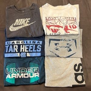 6 boys assorted small tshirts size small